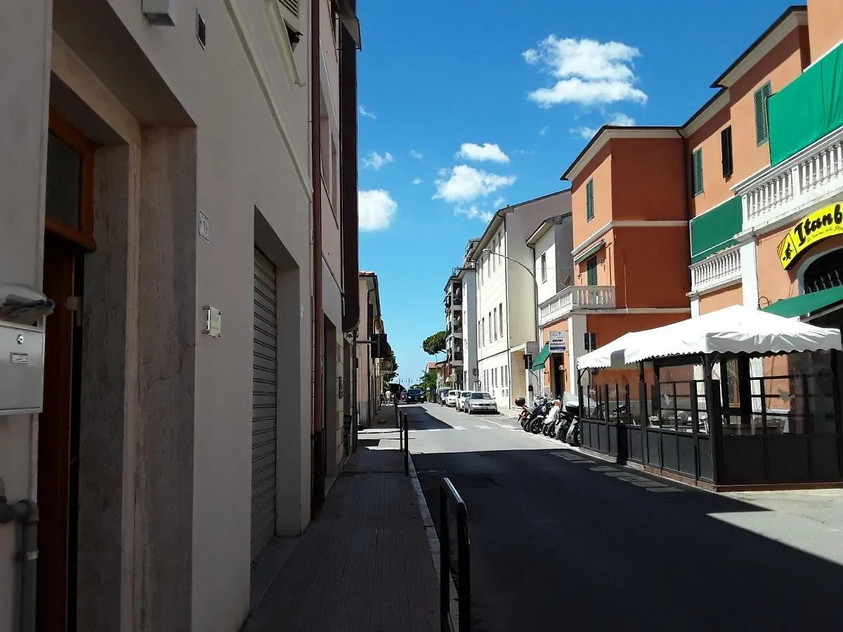 Acquamarina B&B Follonica 2*,  Italy